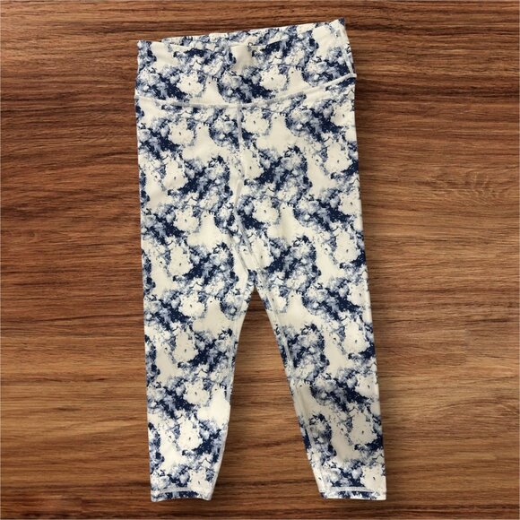 NEW GapFit Size L Womens Blue & White Tie-Dye Leggings With Blackout Technology - Picture 4 of 11